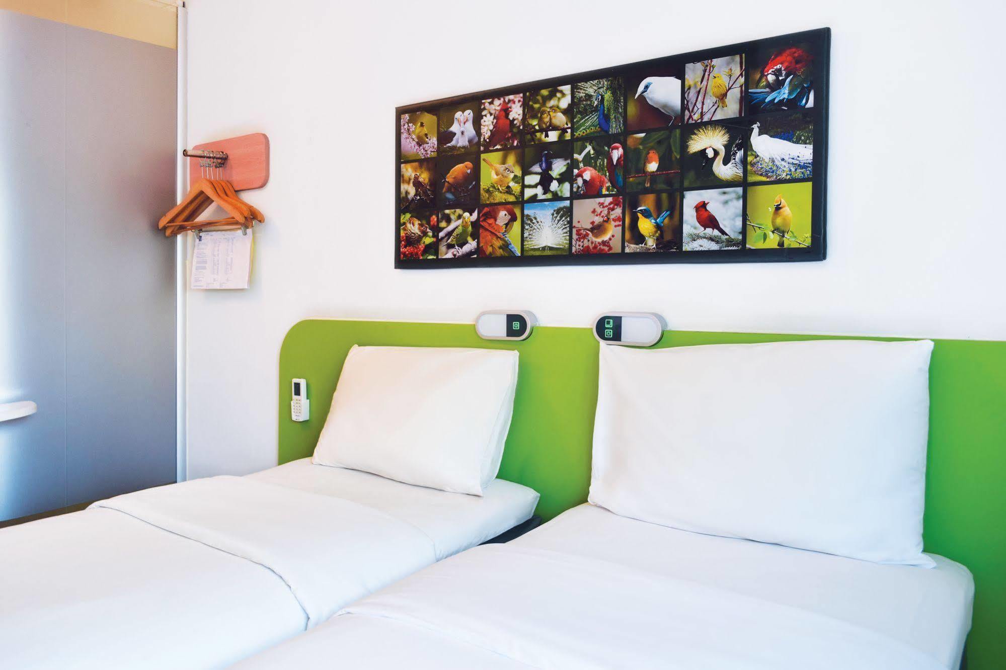 Ibis Budget Semarang Tendean Экстерьер фото